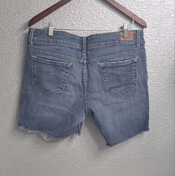 Aeropostale Medium Rise Cut Off Jeans Size 13/14 - Picture 2 of 7